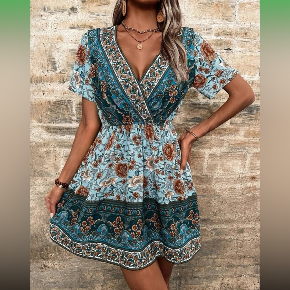 Boho floral print surplice mini dress